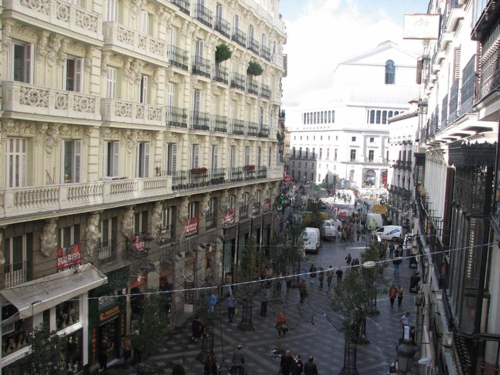 Hostal Ivor Madrid Exteriör bild